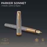 Darčeková kazeta - Plniace pero s koženým puzdrom Parker Royal - Sonnet Deluxe Silver Chiselled GT /FP Box
